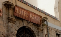 Hotel Patria occupato: si denuncia l'inutilizzo | Balarm.it