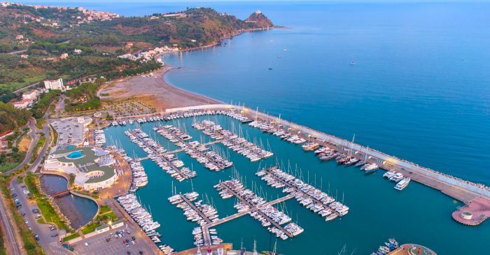 La Sua Terrazza Panoramica Spazia Dal Mare Ai Monti Sei In Sicilia 