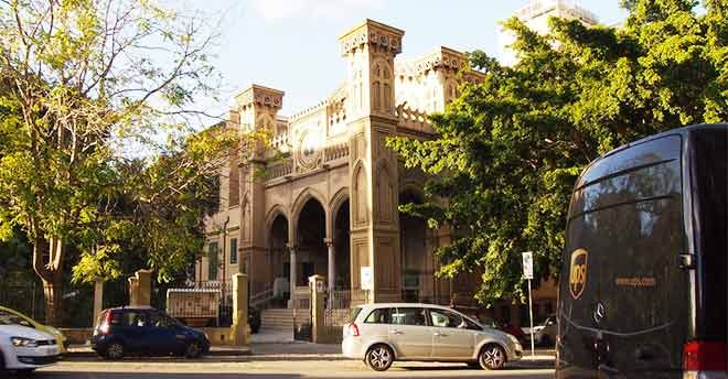 Posti di Palermo che vediamo ogni giorno: il tempio neogotico tra gli alberi del Politeama - Balarm.it