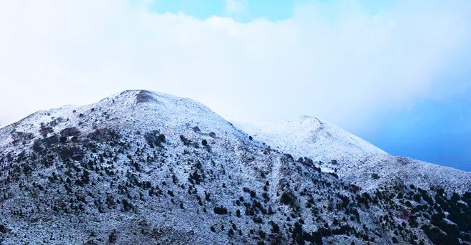 A Piano Battaglia è arrivata la prima neve: tutti pronti per le ciaspolate (in sicurezza)